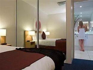 Manuka Park Serviced Apartments Canberra 4*,  Australia